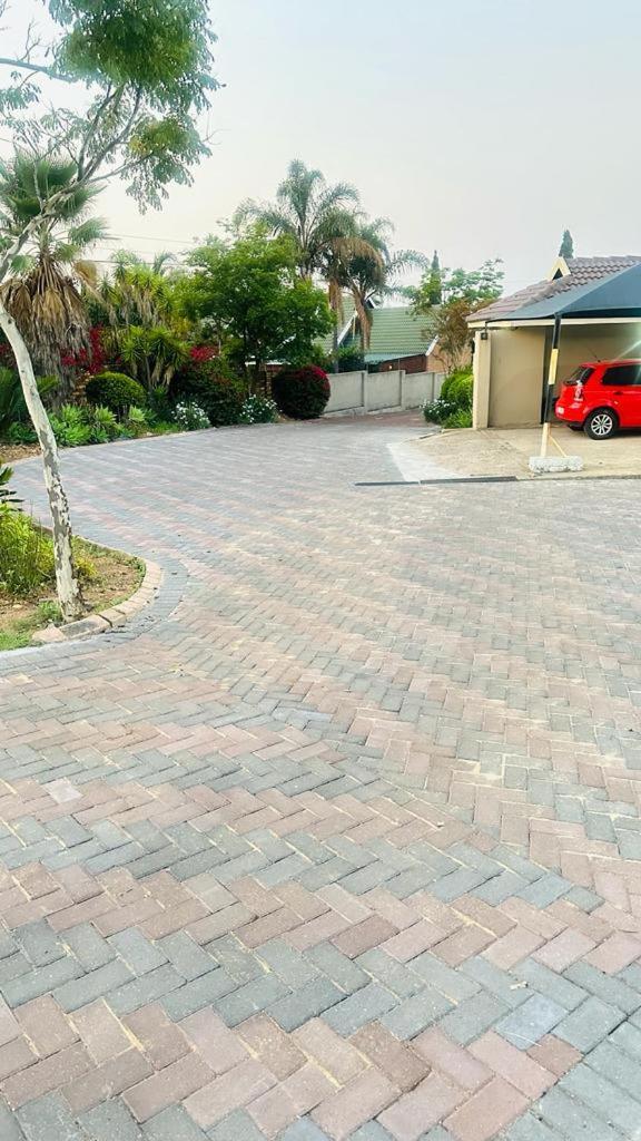 Sunrise Boutique Hotel Witbank Kültér fotó